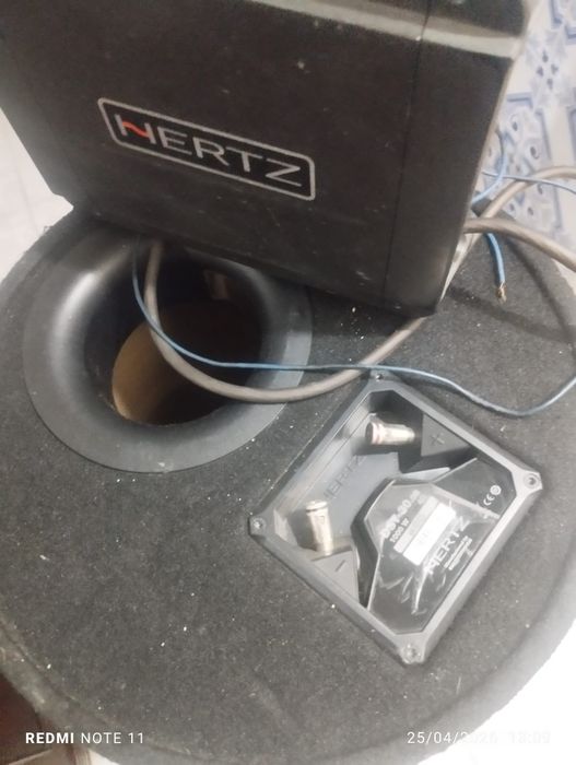Som de carro hertz