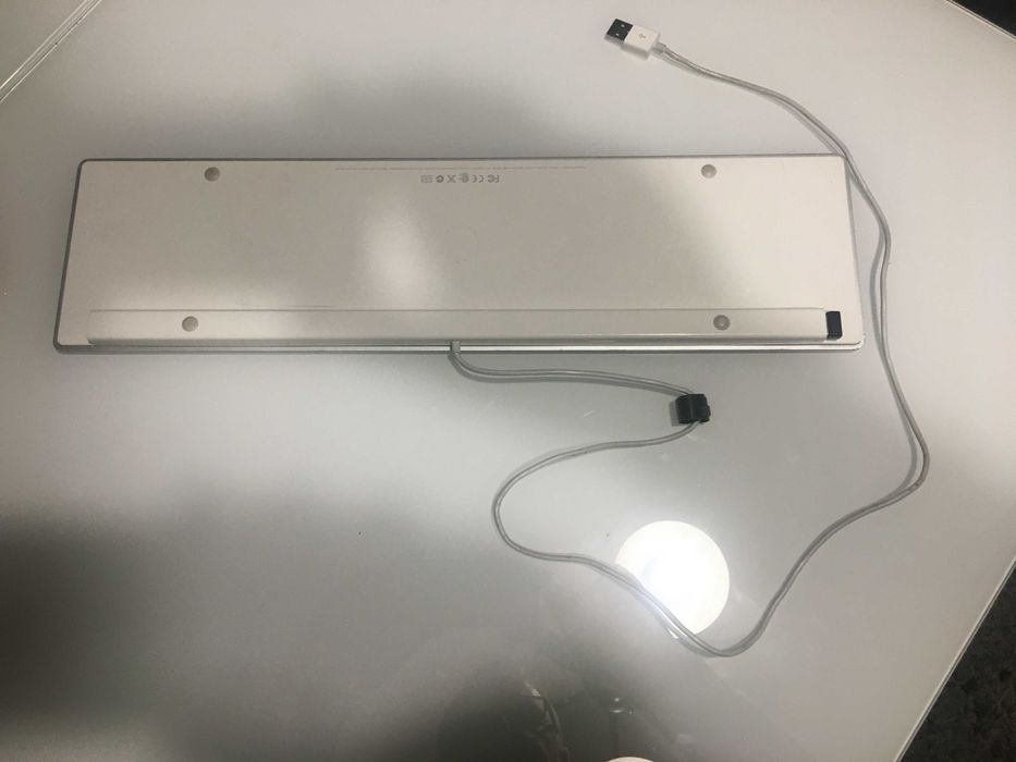 Klawiatura Apple przewodowa USB