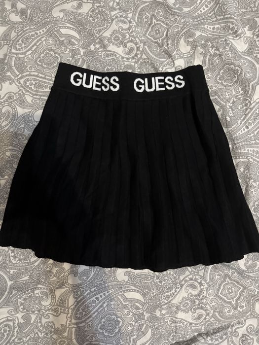 Sportowa spodniczka plisowana guess dzianinowa