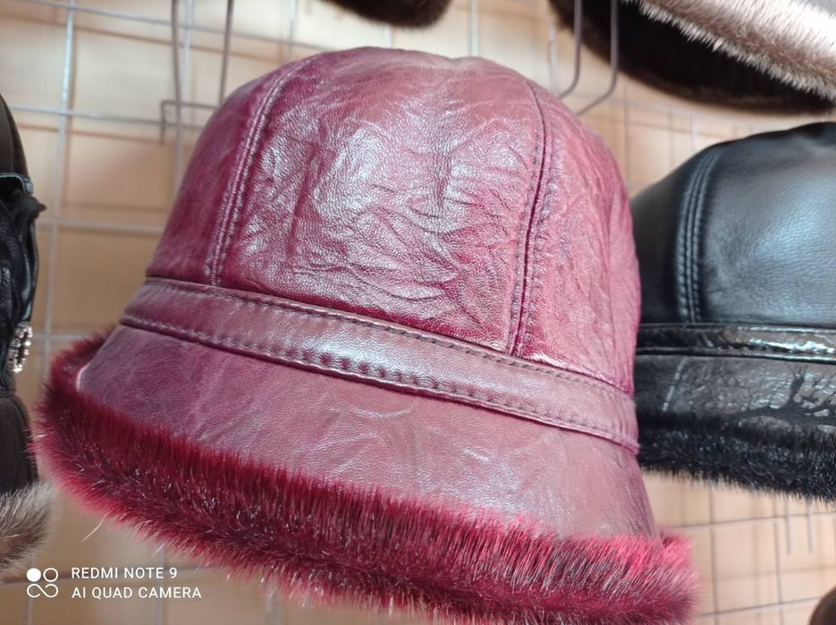 Женские шапки из натуральной кожи