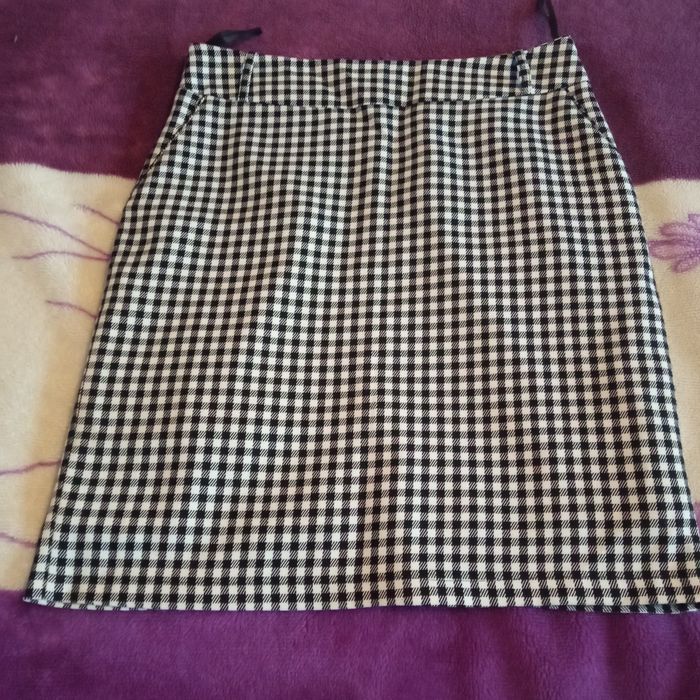 Spódnica z podszewką r. 40 L