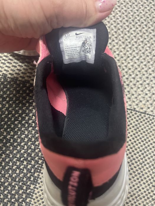 Продам кросівки для дівчинки