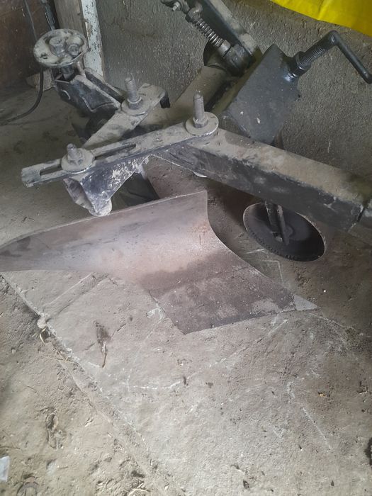 Продам мотоблок з прицепом плугом фрезою