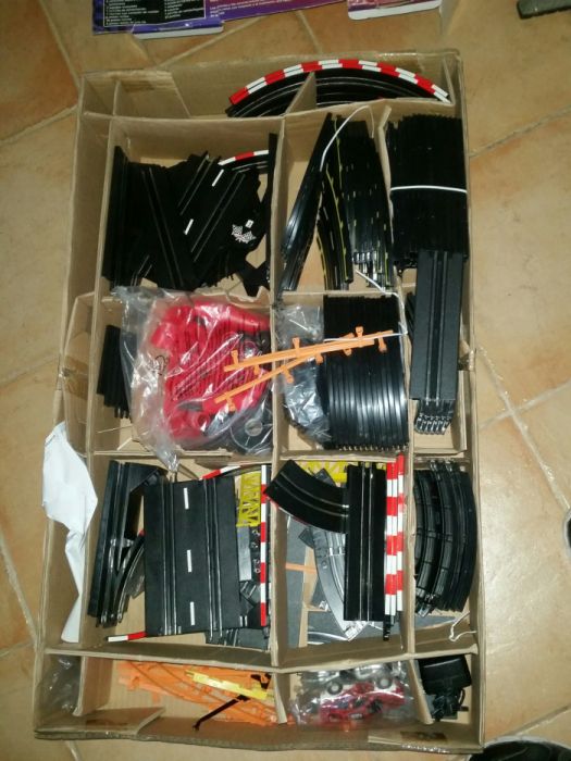 Brinquedos em pistas