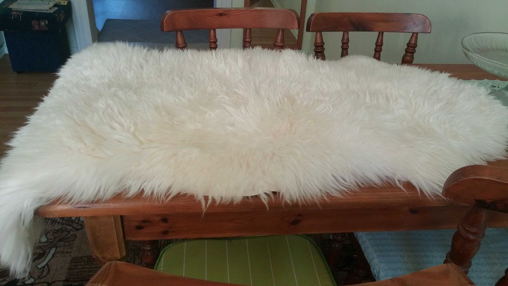 Luksusowa  jagnięca skóra  Biltema  60cm x 95 cm - bdb  !!