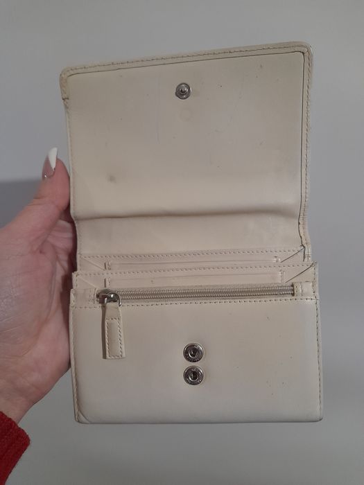 Жіночий шкіряний гаманець з вишивкою Radley
