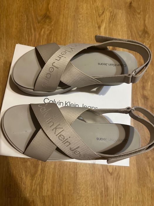 Sandały Calvin Klein 41 platforma