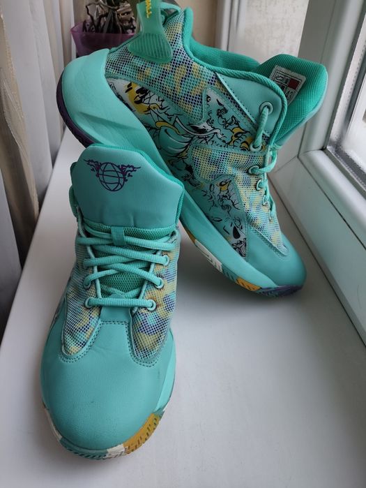 Кросівки баскетбольні