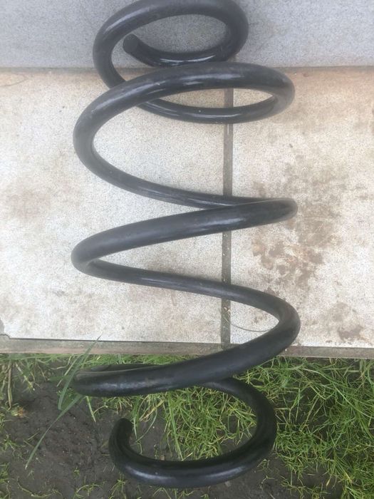 пружина передньої стойки до віто