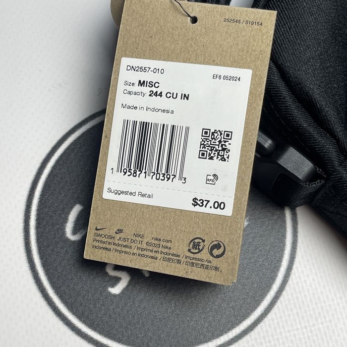 ОРИГІНАЛ Сумка Nike Tech Elemental Premium Месенджер DN2557-010 з США