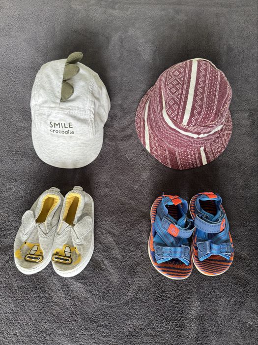 Zestaw letni dla chłopca: kapelusze + buty 20 i 4 UK