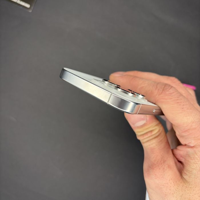 Телефон Apple Iphone 16 Pro 128 Gb White Titanium 91%