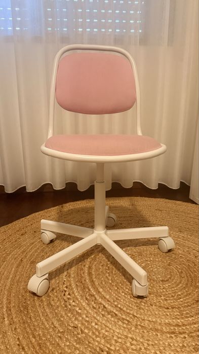 Cadeira rosa ikea