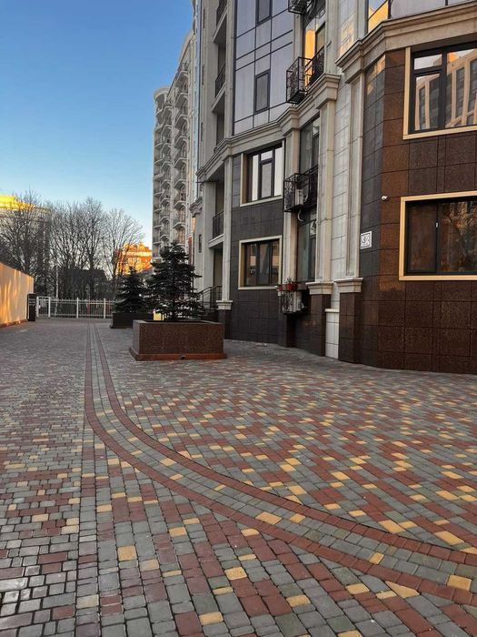 Продаеться двухкімнатна квартира в  25 перлине с ремонтом