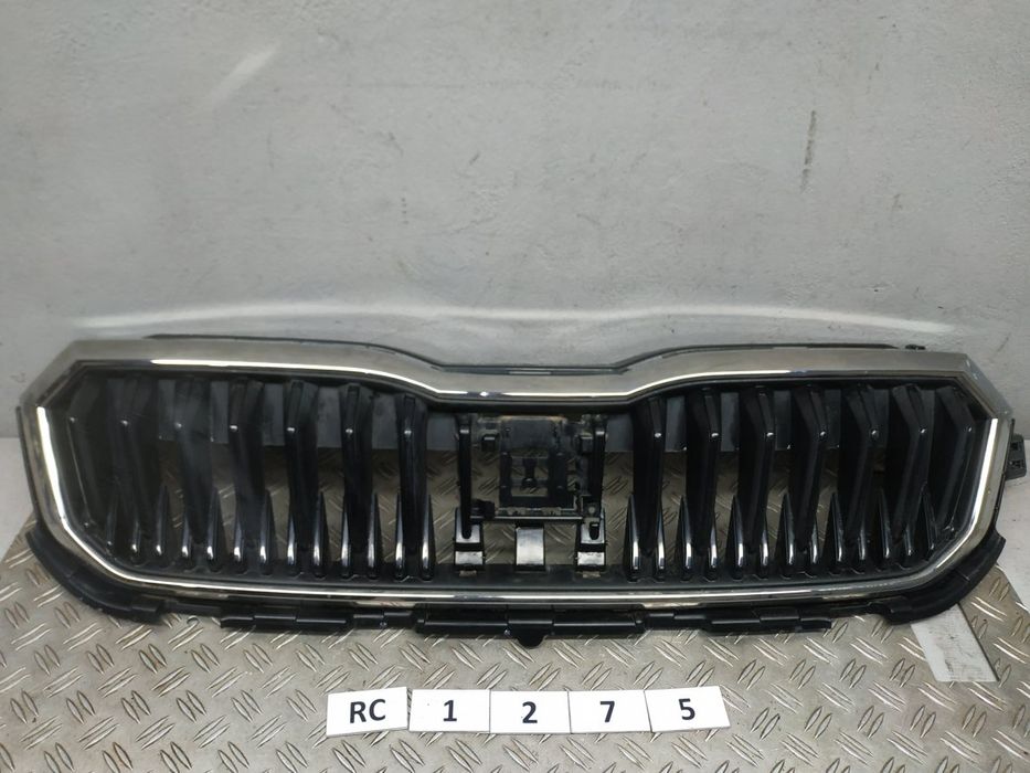 VAG Scala 18- решітка радіатора з хромом RC1275 657853653