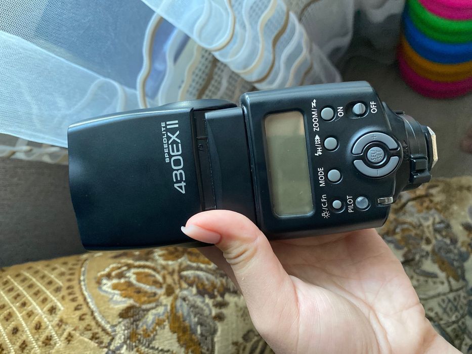 Продаю Canon Speedlite 430EX II (на запчастини чи ремонт)