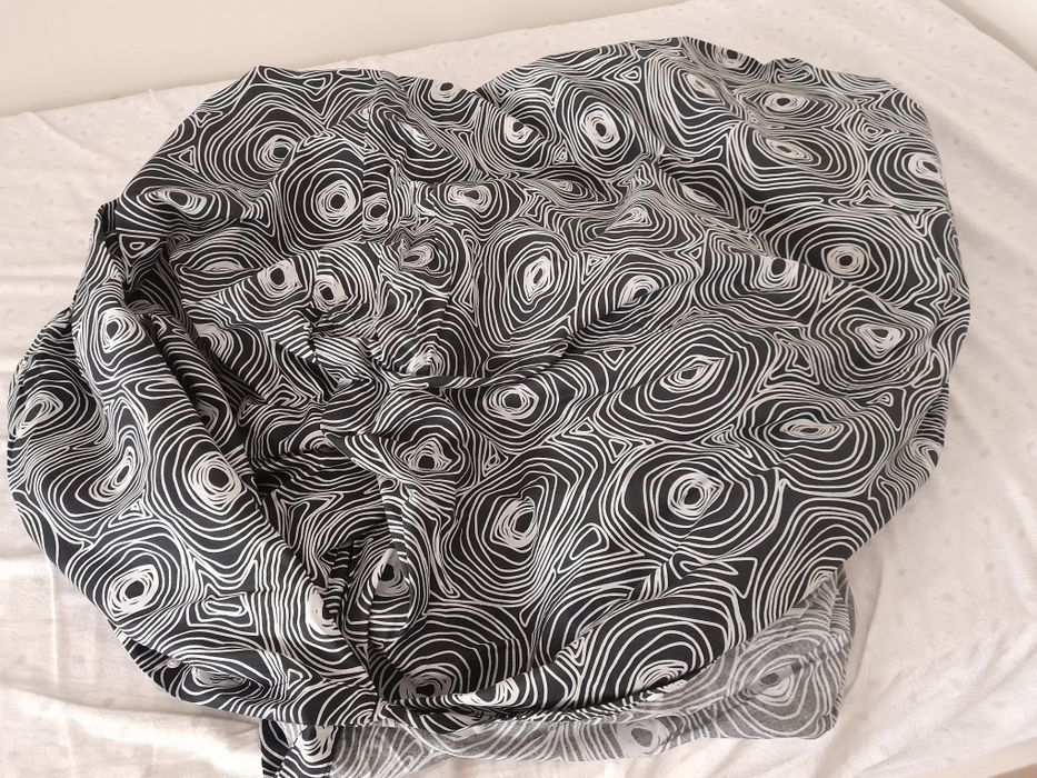 Cama Solteiro c/ 3 gavetoes/caixas e mesa de cabeceira , ler descrição