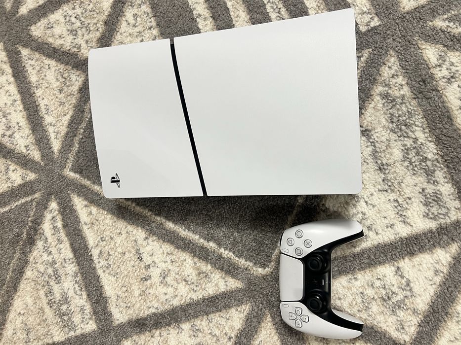 Ігрова приставка Sony Playstation 5, 1 TB памʼяті з дисководом