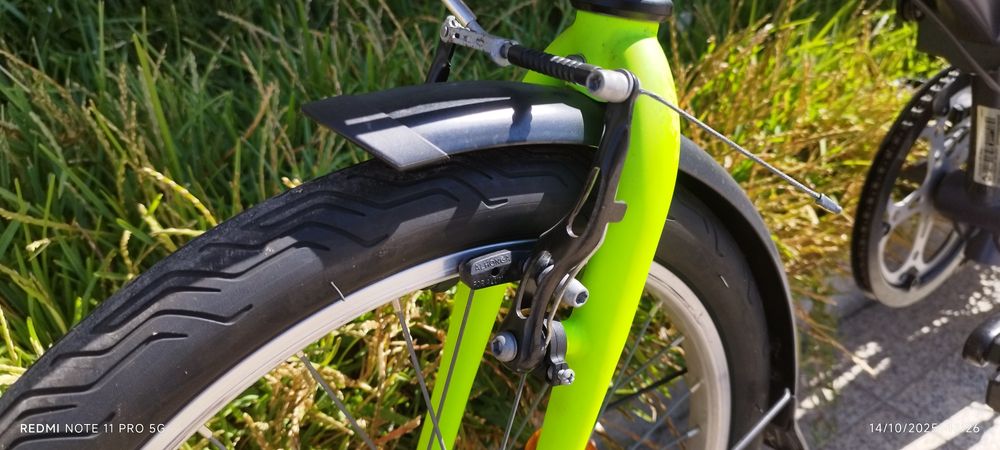 Bicicleta de partir ao meio. Está como nova. Vendo para desocupar.