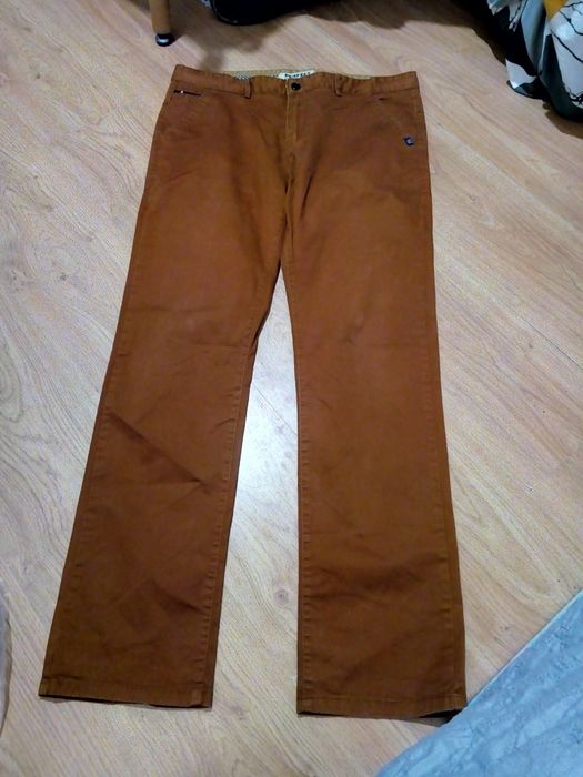 Spodnie męskie chinosy pas 96 cm.4