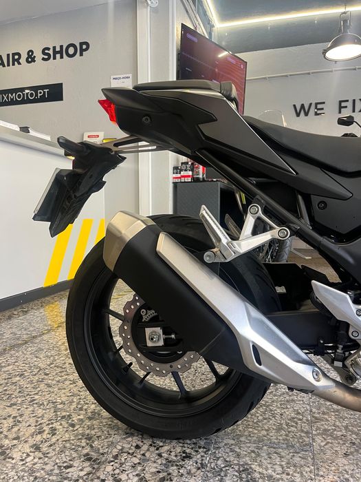Honda CB 750 Hornet de 2023, Irrepreensível com 11698 Kms. Garantia