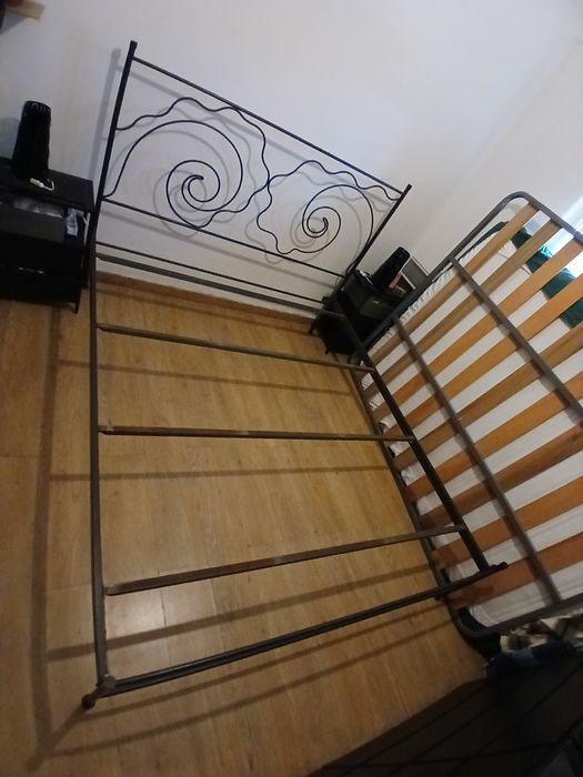 Cama de casal com estrado 160/200