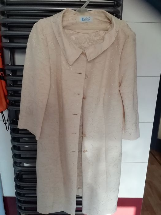 WYPRZEDAŻ Kremowy żakiet damski do sukienki r. 38