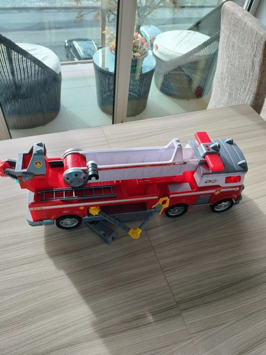 Camião de Bombeiros Patrulha Pata (Ultimate Fire Truck)