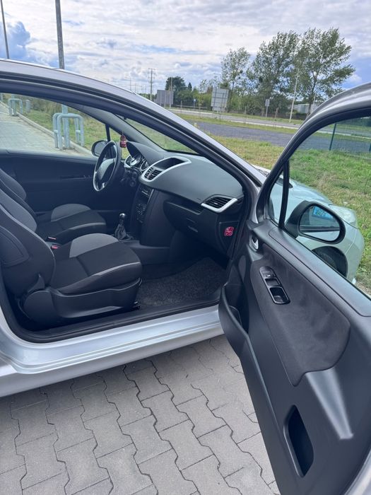 Sprzedam Peugeot 207