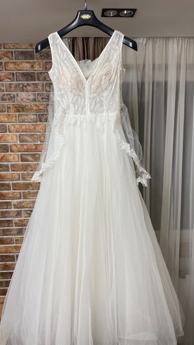 Piękna suknia ślubna M – tiul, koronka, założona raz