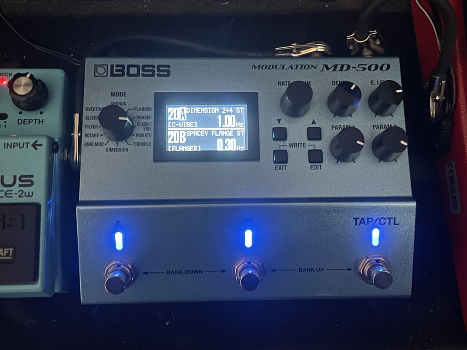 BOSS MD-500 efekt vibe chorus dimension rotary tremolo vibrato slicer flanger phaser  Mobius Strymon modulacje modulation WYSYŁKA OLX MD500 md 500
