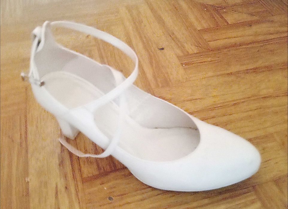Buty białe ślubne wiązane