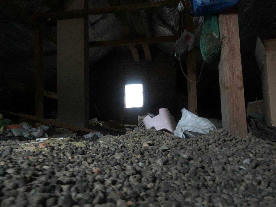 Продаж будинку і земельної ділянки