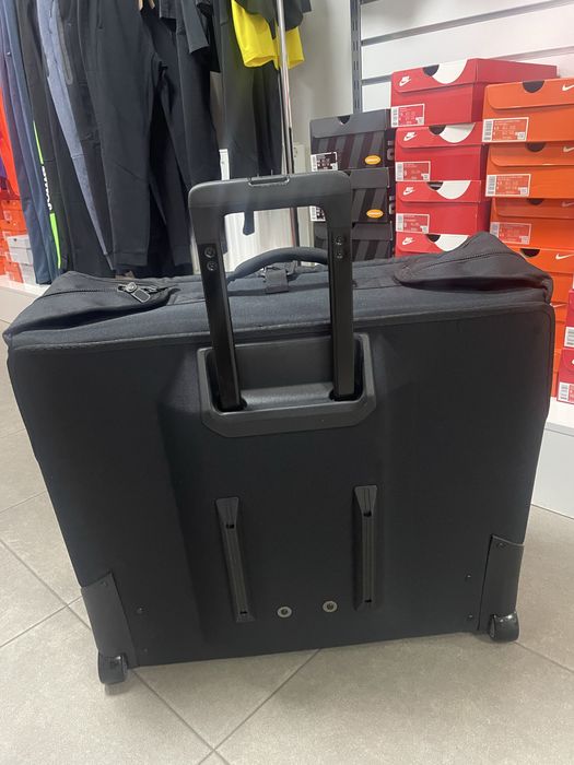 Сумка на колесах Nike Fiftyone 49 Cabin Roller PBZ260-011