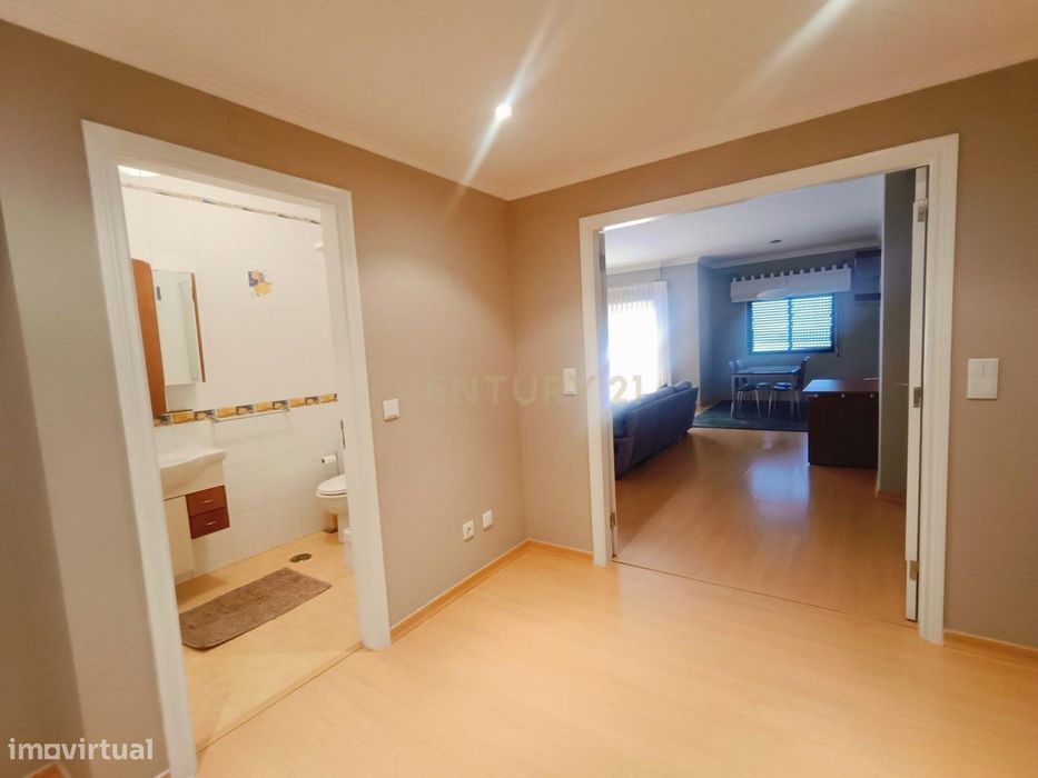 Fantástico T4 de 175 m² com Vista Rio e excelente  Localização na Póvo
