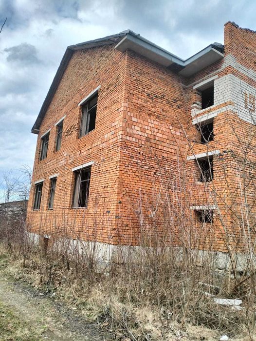 Нежитлове приміщення, адміністративний будинок