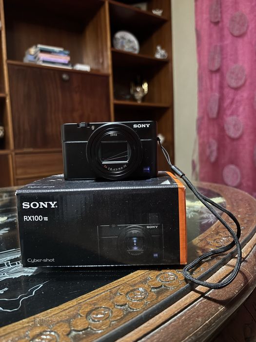 Maquina forografica Sony RX100 VII