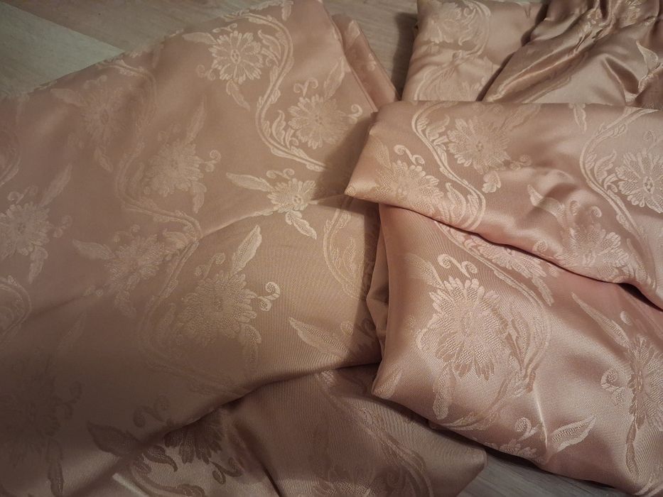 Zasłony na wszytej taśmie marszczące. Dwie sztuki.j