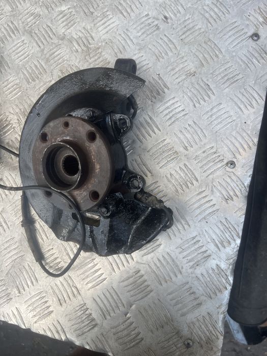 Лада гранта lada granta цапфа кулак перед