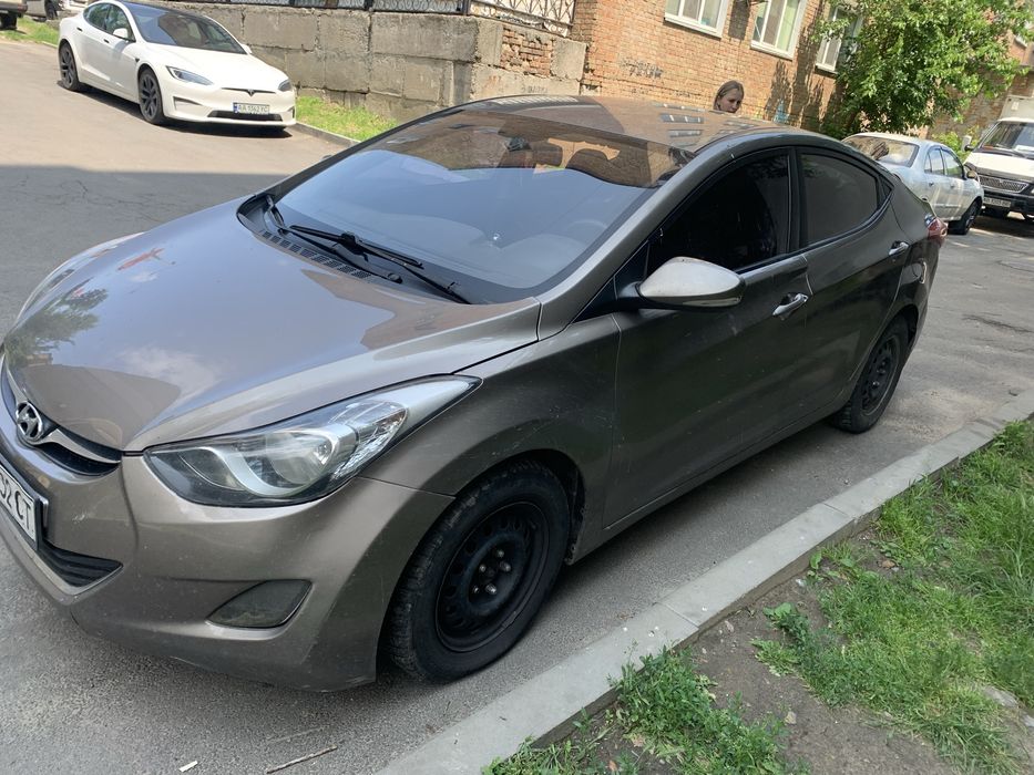 Hyundai Elantra 2012