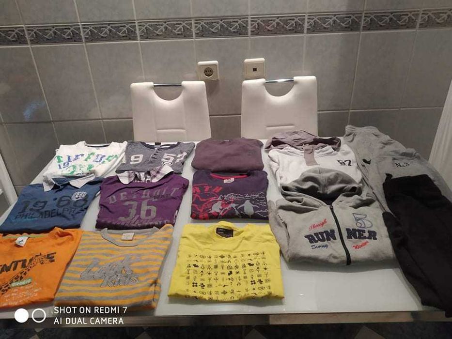 Vendo roupas de menino