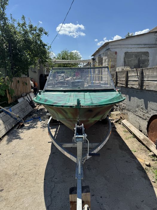 Продам лодку крым комплектом
