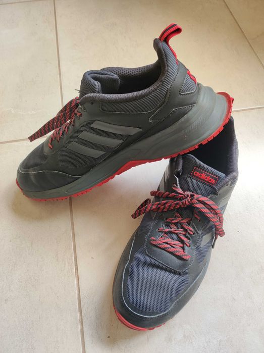 Sapatilhas da Adidas pretas, tamanho. 46