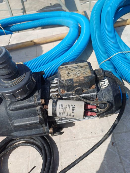 Vendo Bomba + filtro de areia + mangueira para piscina (Grés)