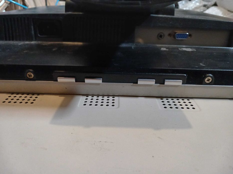 Монітор 19" Proview EP930W Black (б/у), не працює блок живлення