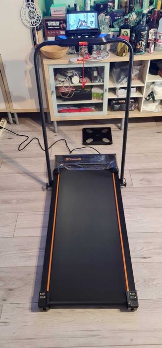 NOWA Bieżnia Elektryczna Domowa 1-10km/h Składana 120kg Regulowana