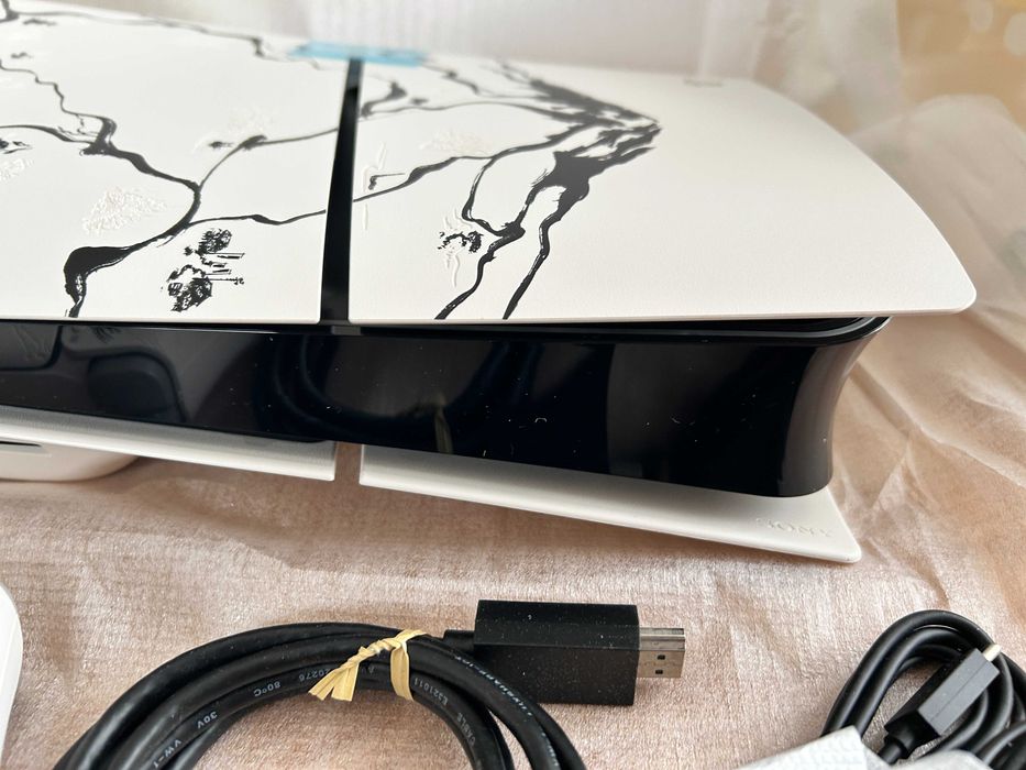 Limitowana Konsola PS5 Ghost Of Yotei Black