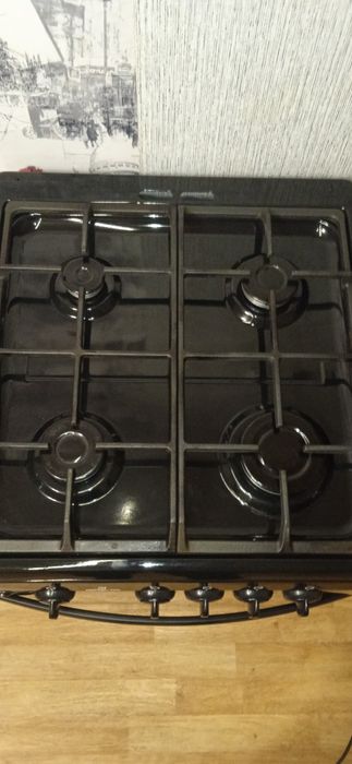 Газовая плита ГРЕТА 1470-00 в отличном состоянии. Продажа в городе!!