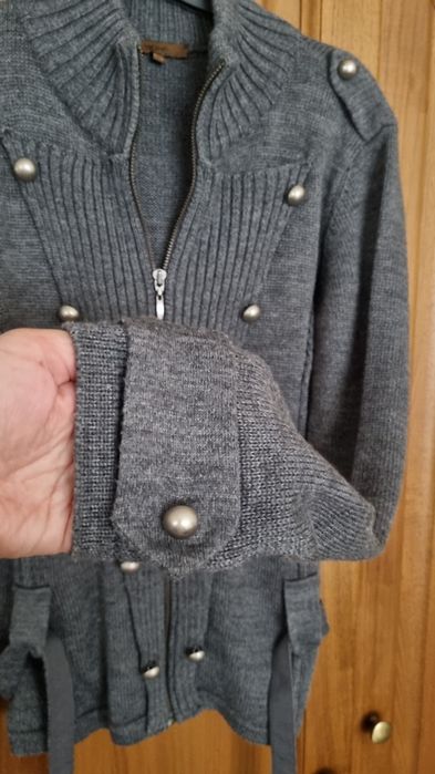 Casaco de malha, tamanho M, da marca Decenio.