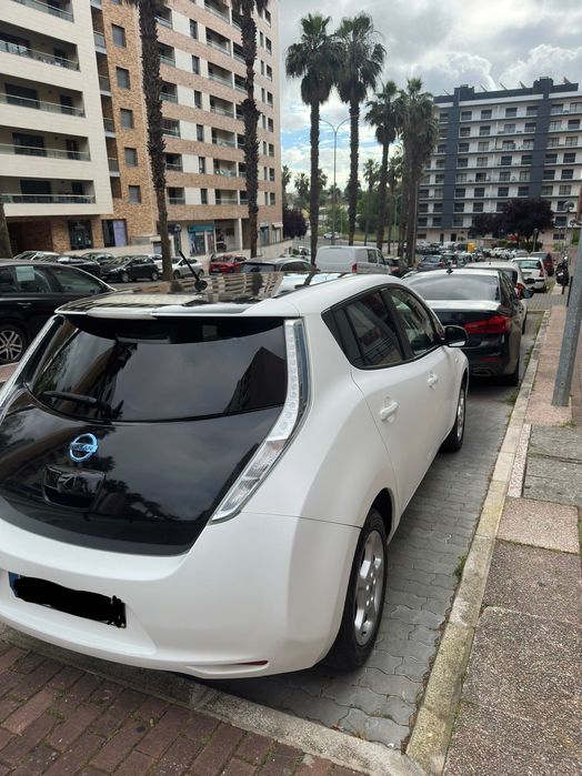 Nissan Leaf 2015 Elétrico – Personalizado (Vinil), Económico e Fiável